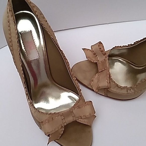 Jennifer Lopez Shoes - OFFER/ CCO | ⭐JLO | 8M Satin Ribbon Shoe